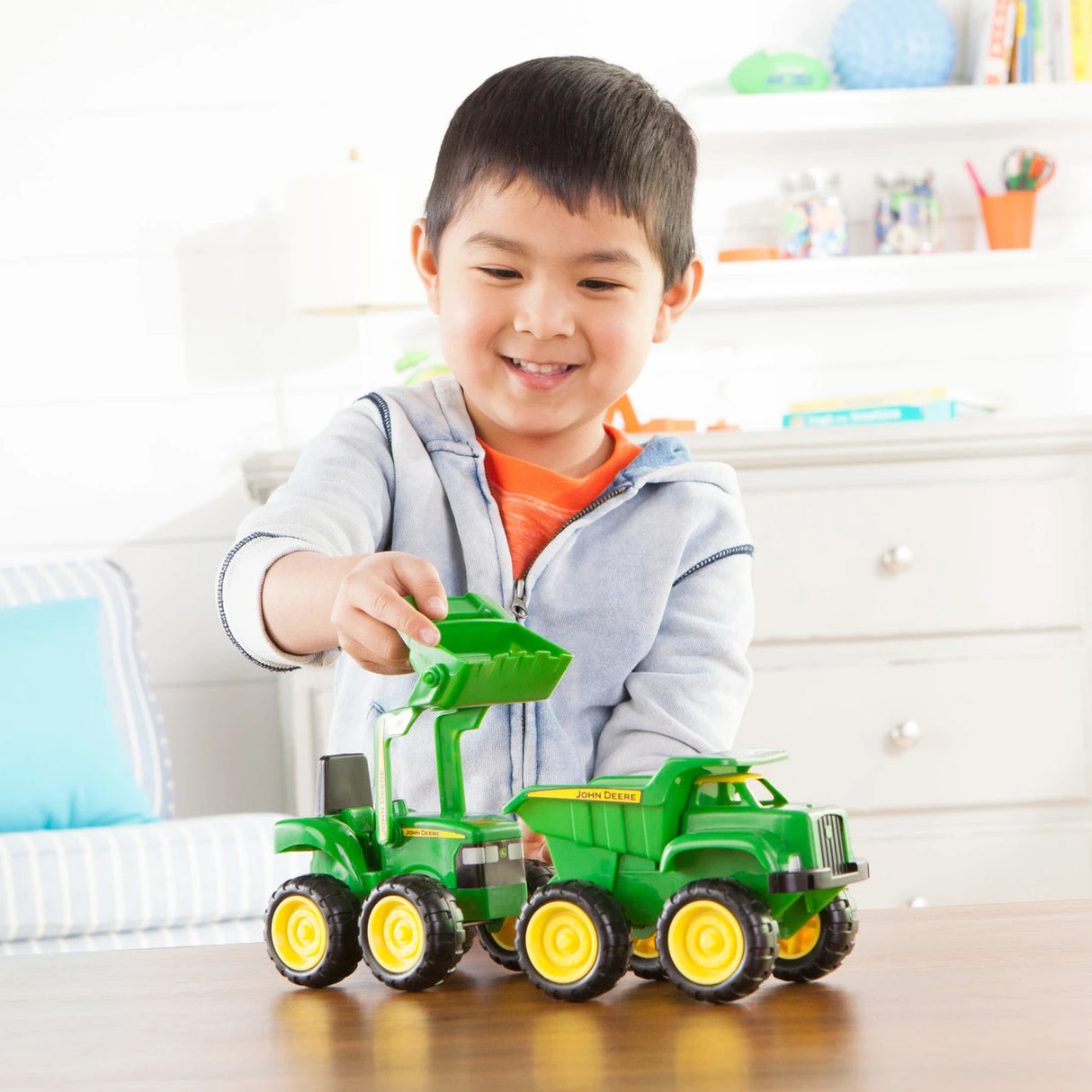 TOMY | John Deere tractor y dompe para arenero y playa