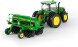 TOMY | John Deere tractor a escala 1:64 con rastra 7215R