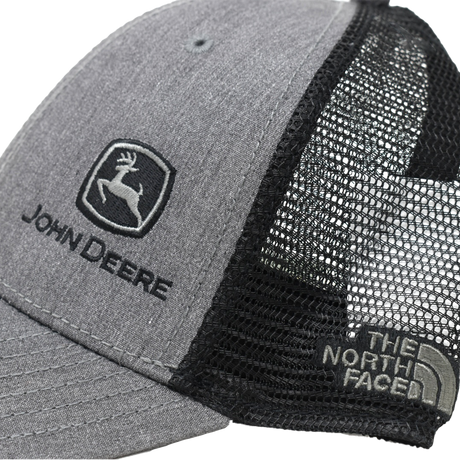 JOHN DEERE + The North Face | Gorra gris con malla negra