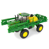 TOMY | John Deere aspersora automatica luces sonido y agua