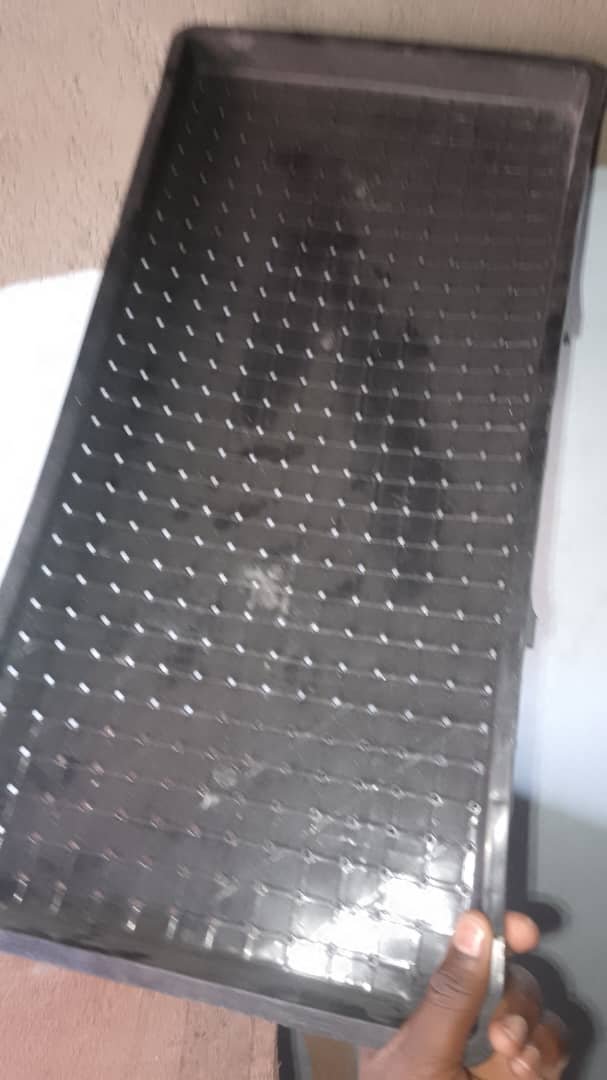 Fodder tray 